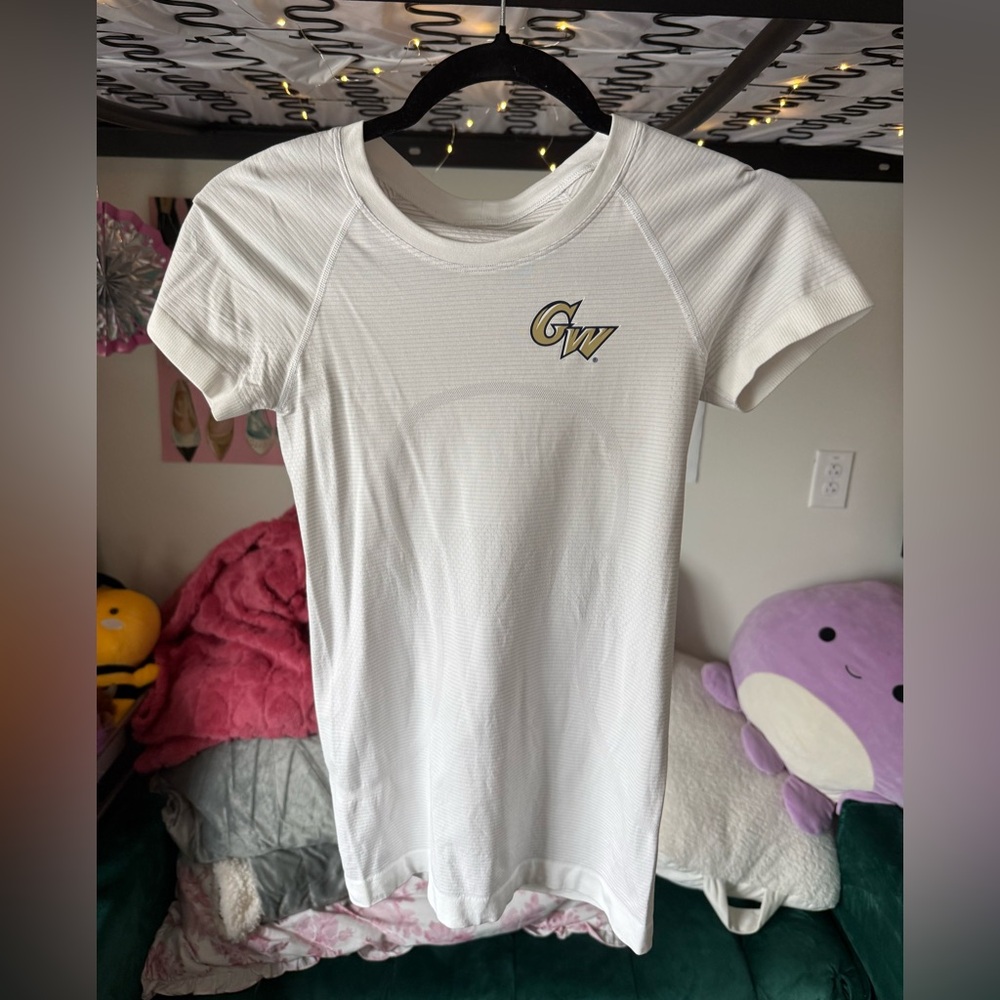 George Washington University GW Women's Swiftly Tech Short Sleeve Tee 2.0